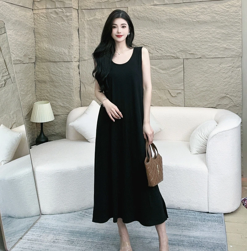 2023秋季针织吊带连衣裙女秋季新款高级感显瘦小黑裙打底连衣裙