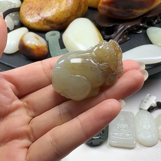 和田玉颈饰未镶嵌