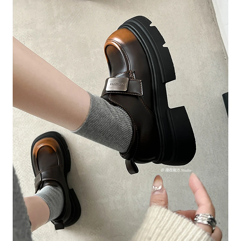 棕色英伦风复古圆头厚底小皮鞋女秋冬2023新款爆款粗跟法式乐福鞋