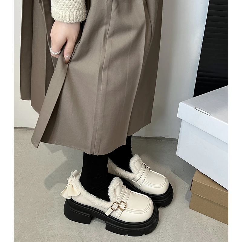 白色百搭加绒英伦风厚底小皮鞋女秋冬2023新款复古一脚蹬乐福鞋子