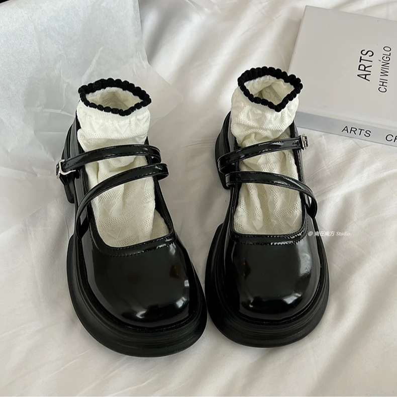 南在南方百搭圆头单鞋春秋女2025新款黑色配裙子厚底玛丽珍小皮鞋