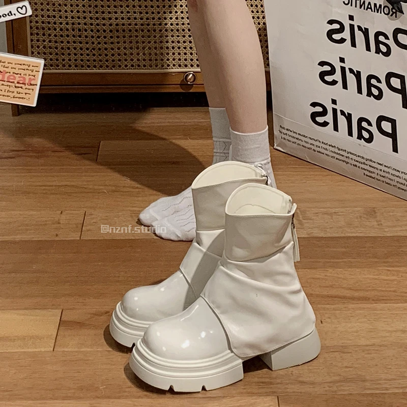 法式高级感炸街厚底方头白色短靴女秋季2025新款小个子甜酷风靴子