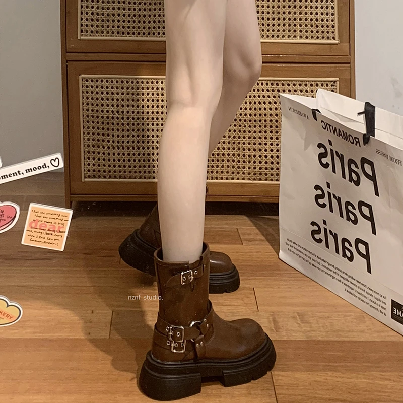 南在南方棕色厚底西部牛仔短靴子女款2025新款春秋显瘦复古马丁靴