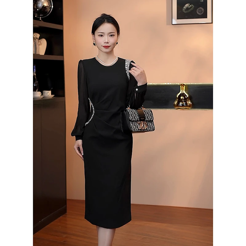 GERUIOUDIAN/格芮欧典黑色包臀连衣裙女2024秋季钉珠修身显瘦裙子