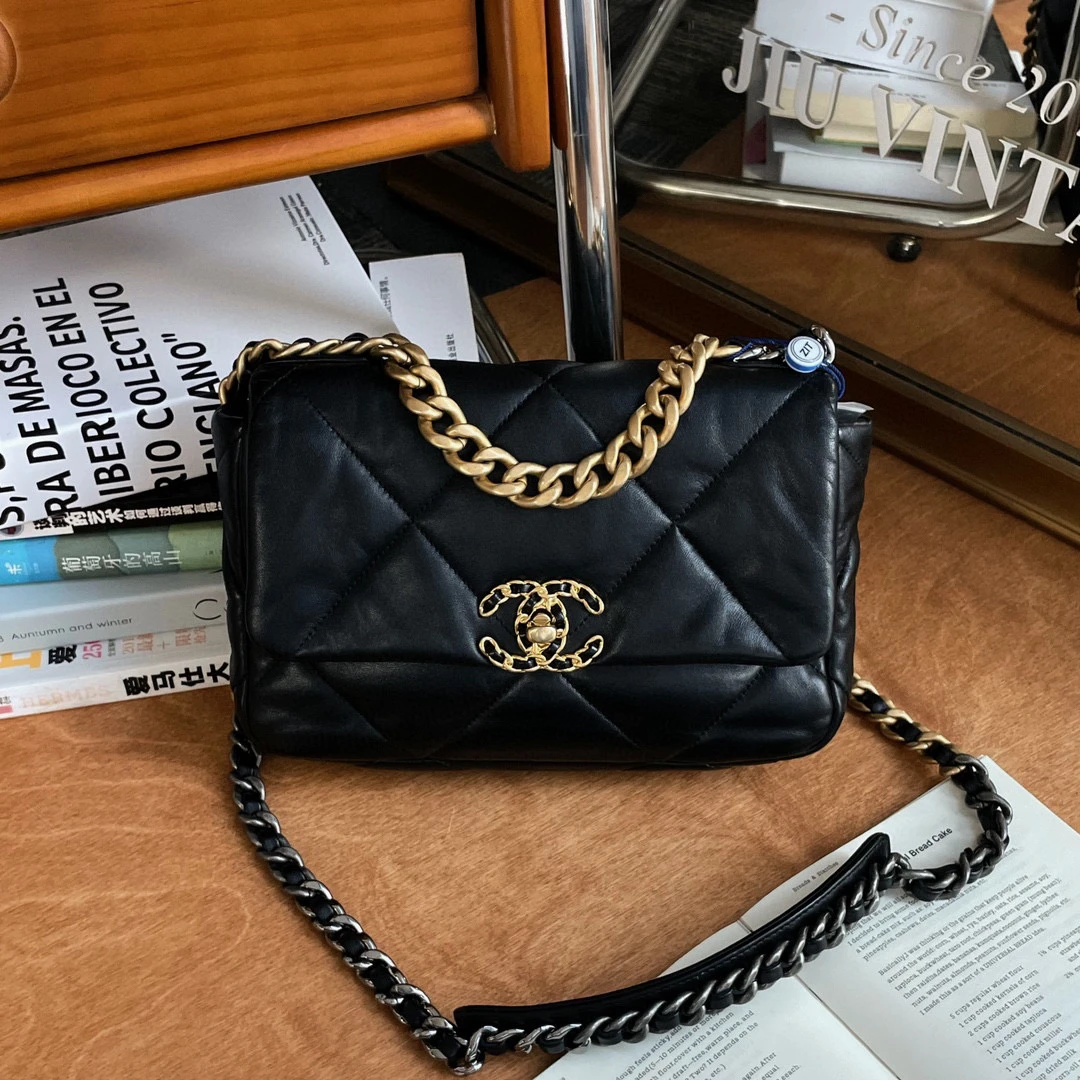 99新 Chanel/香奈儿 Chanel黑金19bag小号芯片BJM12-1014