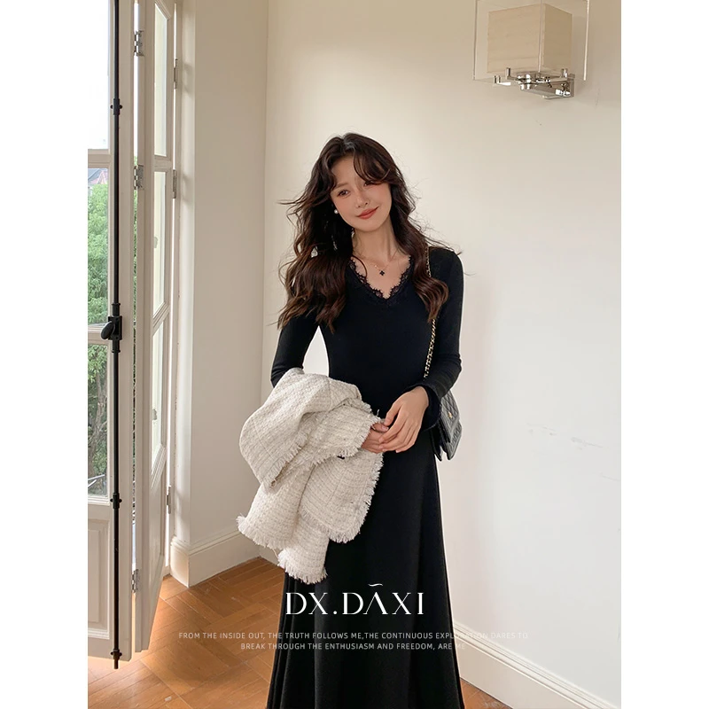 代大喜【心动晚风】蕾丝拼接气质温柔黑色加绒连衣裙冬季新款中长裙