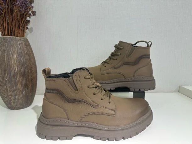 男士皮鞋轻奢商务休闲皮鞋2024秋冬新款百搭