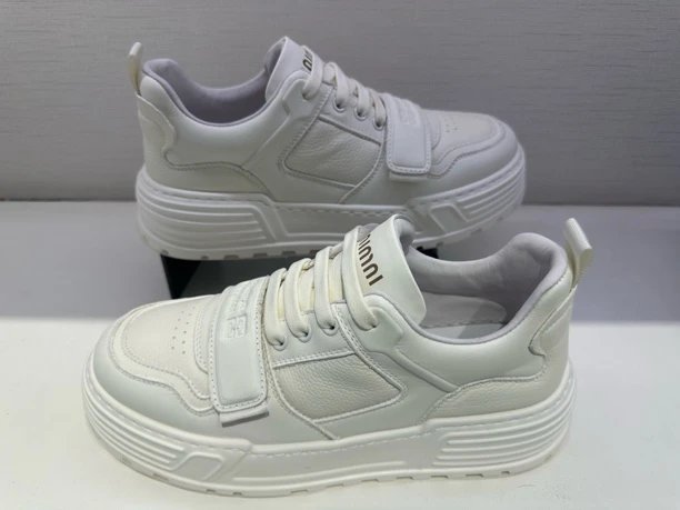 男士小白皮鞋轻奢商务休闲皮鞋2024秋冬新款百搭