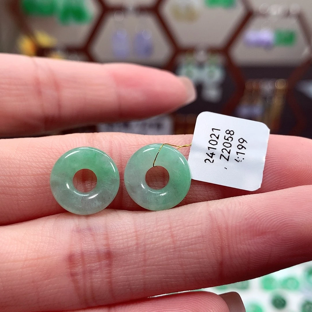 翡翠耳饰未镶嵌天然翡翠