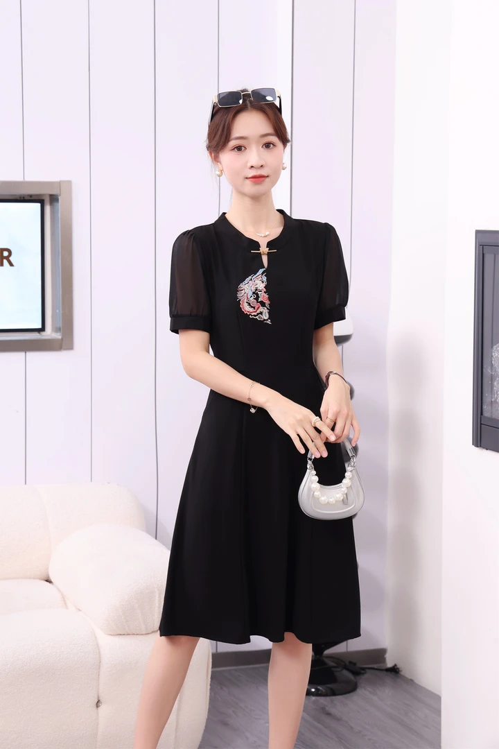 新中式旗袍式大码连衣裙女2024新款圆领气质减龄遮肚显瘦裙子潮