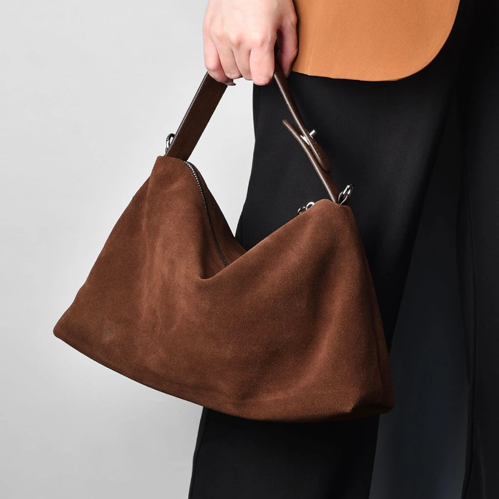 包包女式2024新款斜挎包手拿包麂绒反绒牛皮磨砂今年流行爆款女包