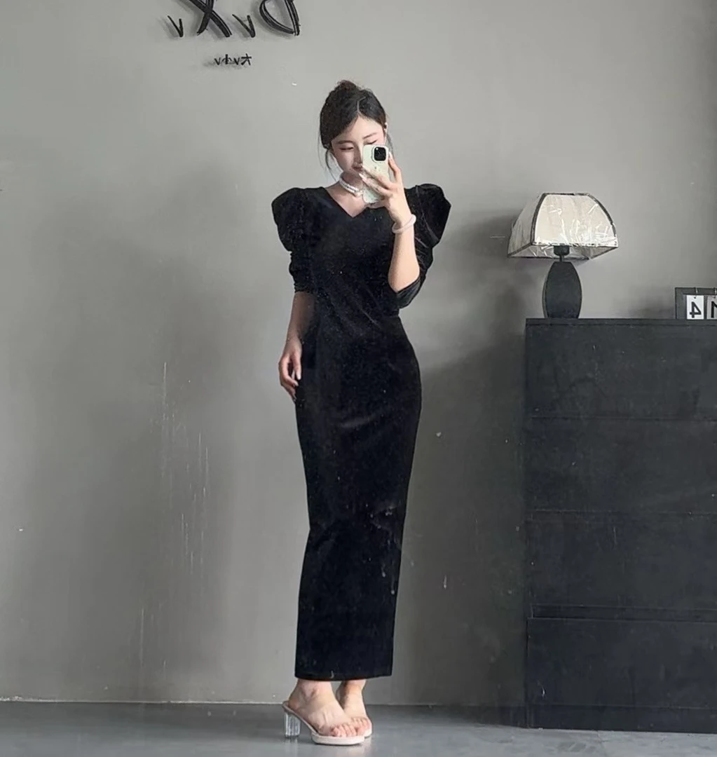 赫本风法式高级感礼服丝绒连衣裙女秋冬御姐气质修身内搭包臀长裙