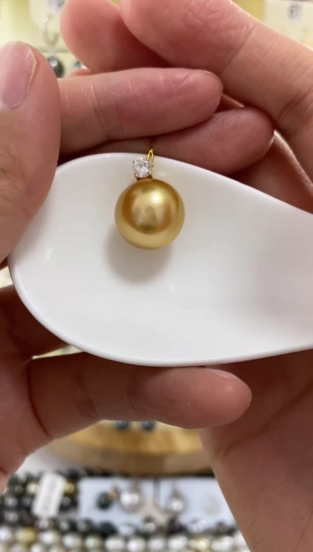 【闪购商品】海水珍珠吊坠(赠链)18K金镶嵌金珠