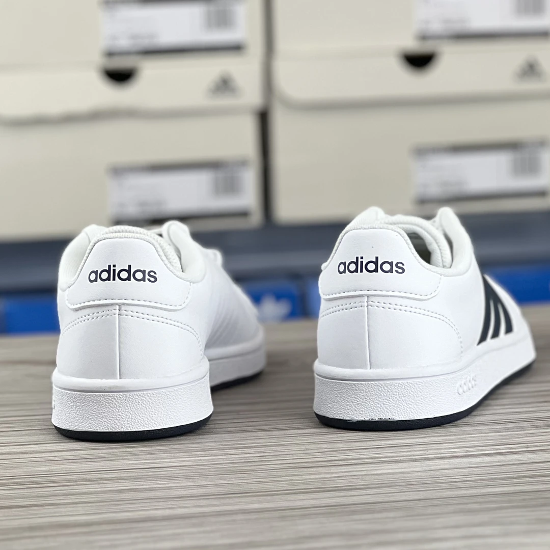 Adidas阿迪达斯男士白色百搭耐磨低帮休闲鞋潮流小白鞋板鞋FY8568