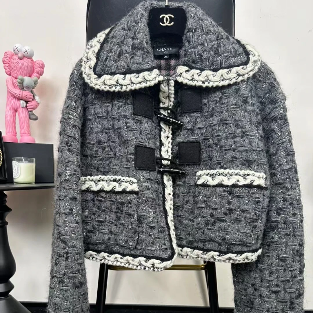Chanel香奈儿 21B灰粉牛角扣毛呢外套38码