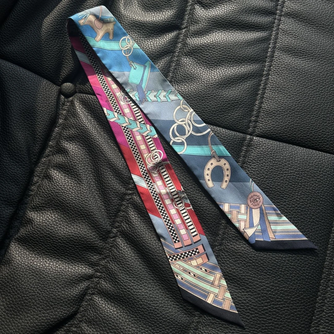Hermes爱马仕 twilly丝巾