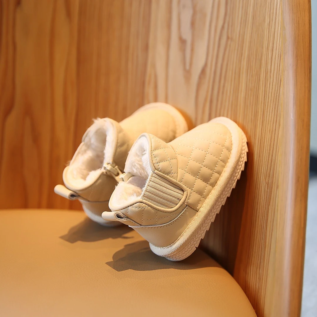 小步点宝宝雪地靴加绒保暖冬季婴儿软底鞋子女童棉鞋防滑男童棉靴