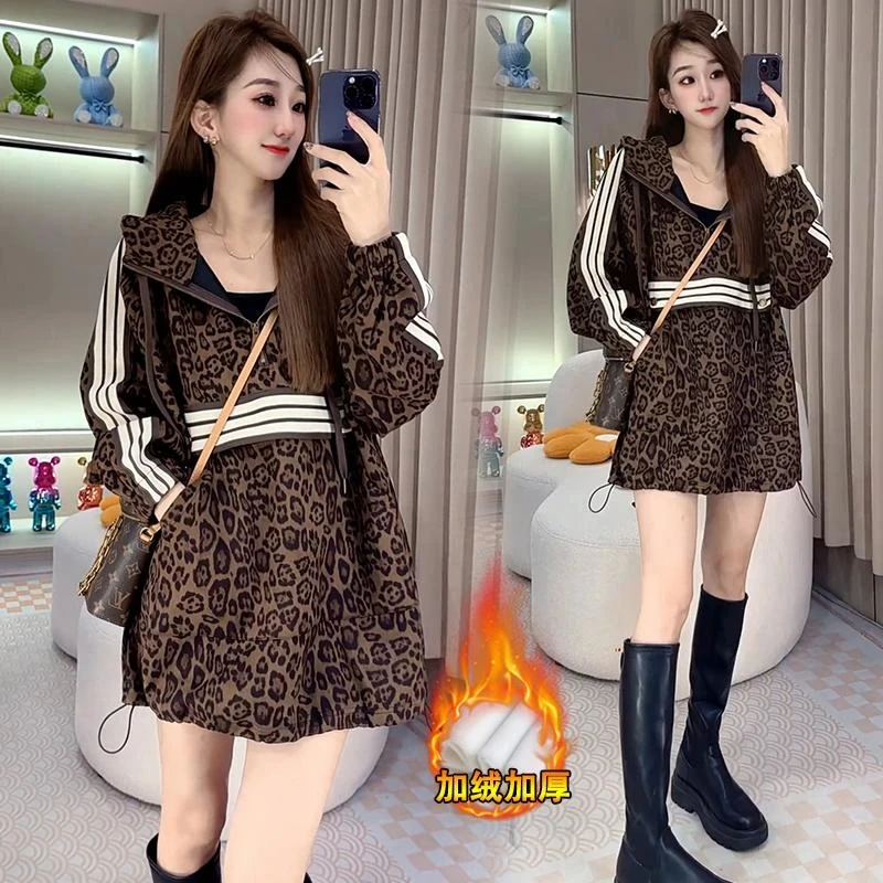 轻奢时尚百搭显瘦宽松保暖秋冬豹纹中长款卫衣冬季小香风拼接卫衣