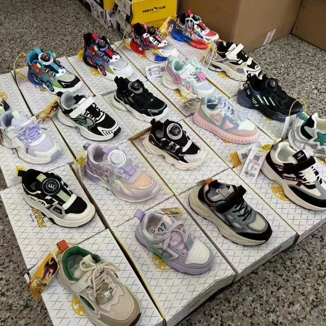 扣号链接运动鞋跑鞋