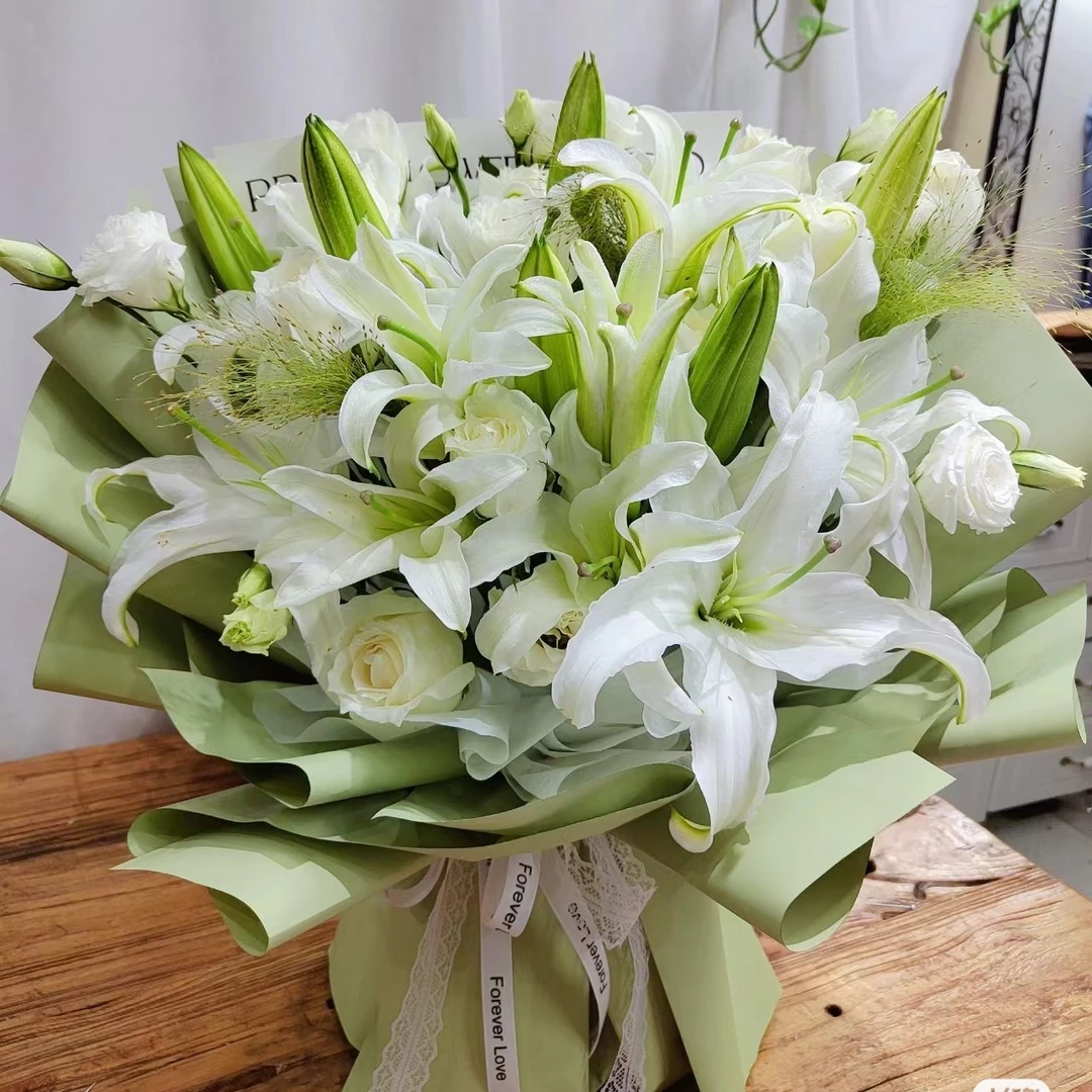 香水百合白百合鲜花花束全国同城配送女友朋友长辈生日节日礼物