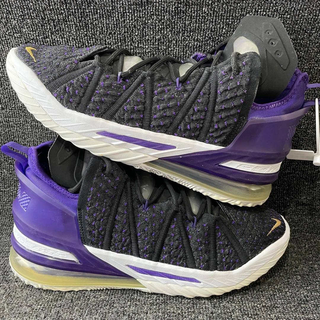 不刀42码 Lebron18湖人黑紫 公价799 篮球鞋编号3895