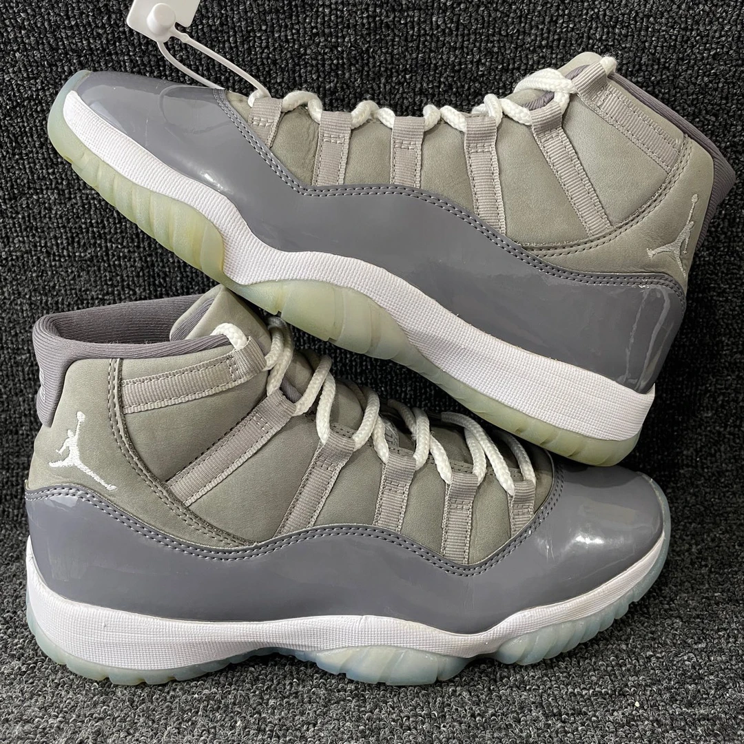 41码 AJ11灰白 公价1582 篮球鞋编号4883