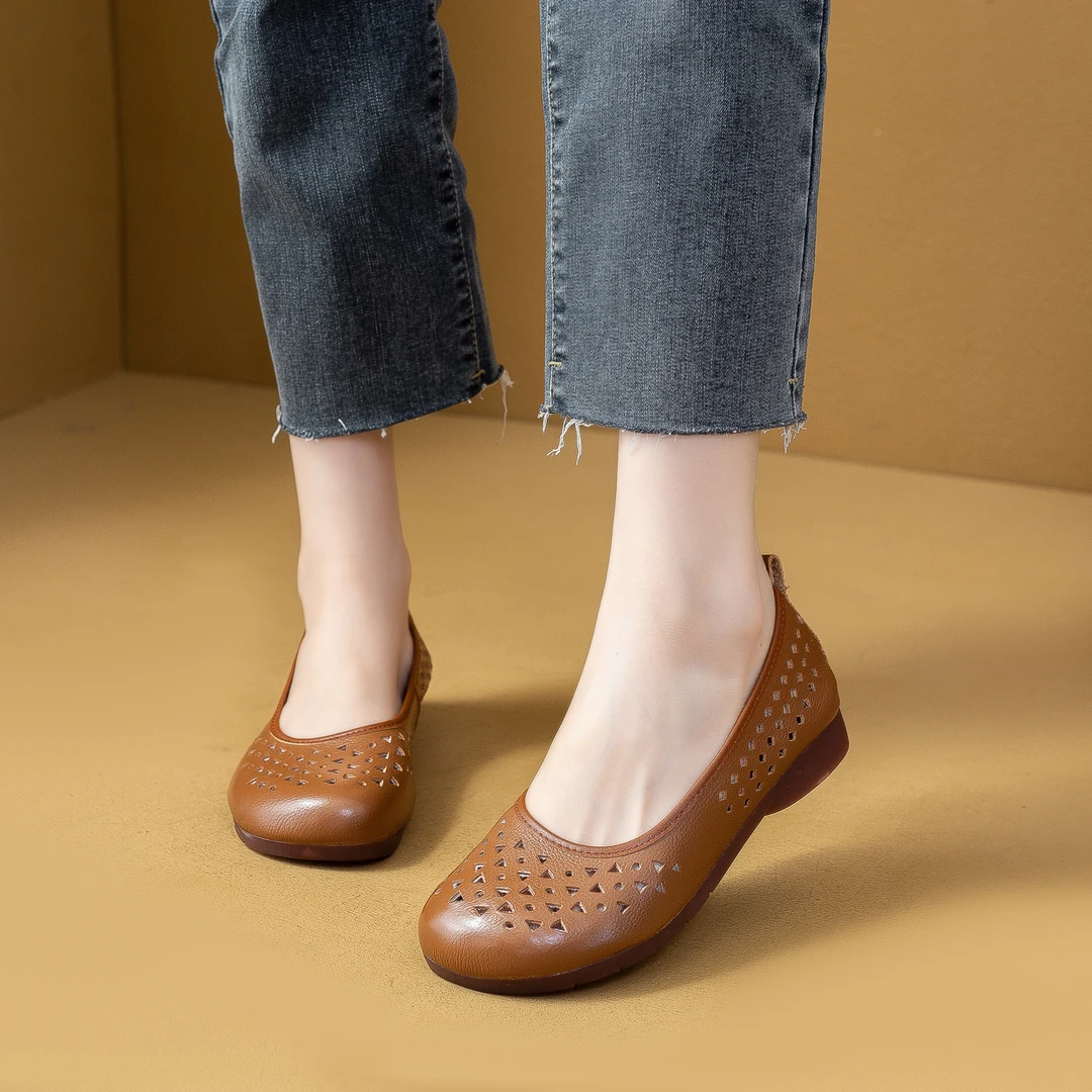 女鞋单鞋真皮软底复古镂空妈妈鞋平底透气民族风夏季中老年舒适鞋
