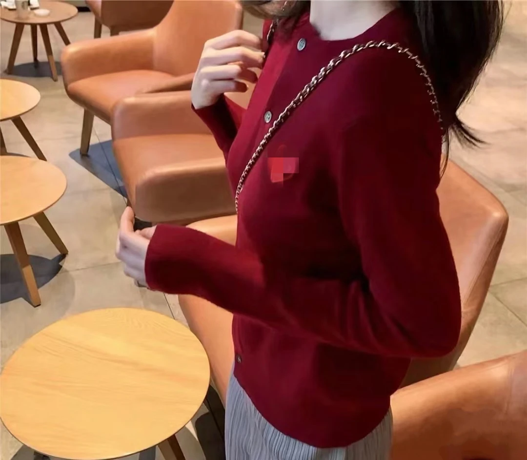 亚发推荐小爱心刺绣羊毛开衫