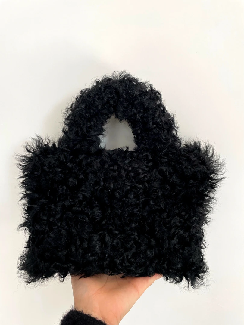 服装搭配@包包羊羔