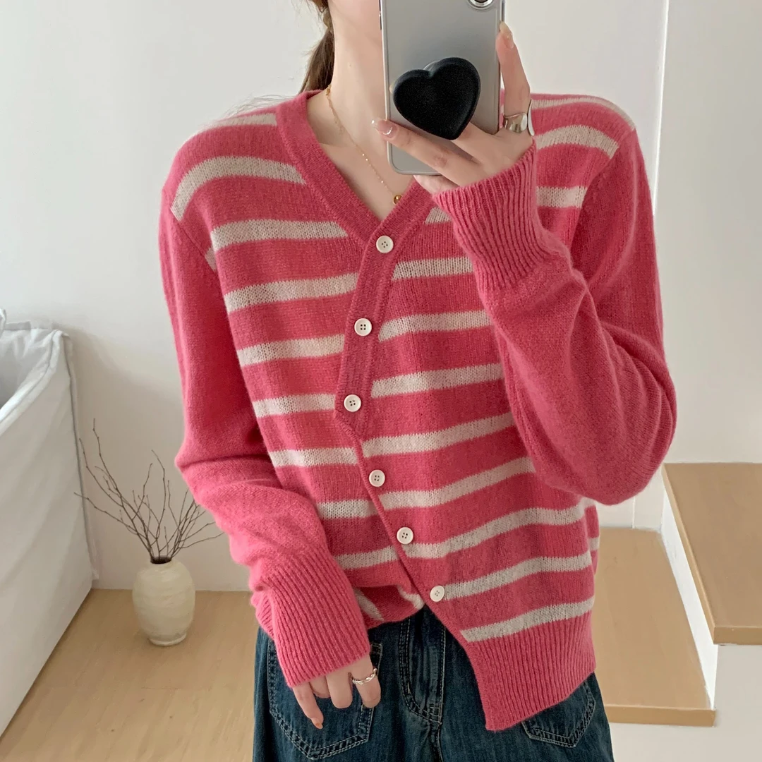 韩版羊绒v领斜扣条纹设计感开衫上衣女