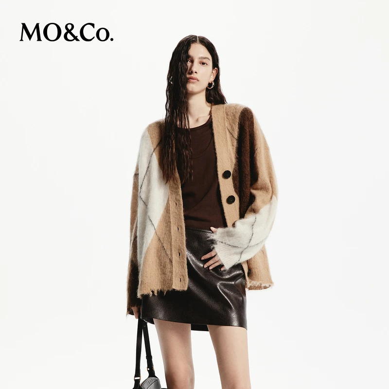 MOCO2024秋新品绵羊毛马海毛菱格纹针织开衫MBD3CART12