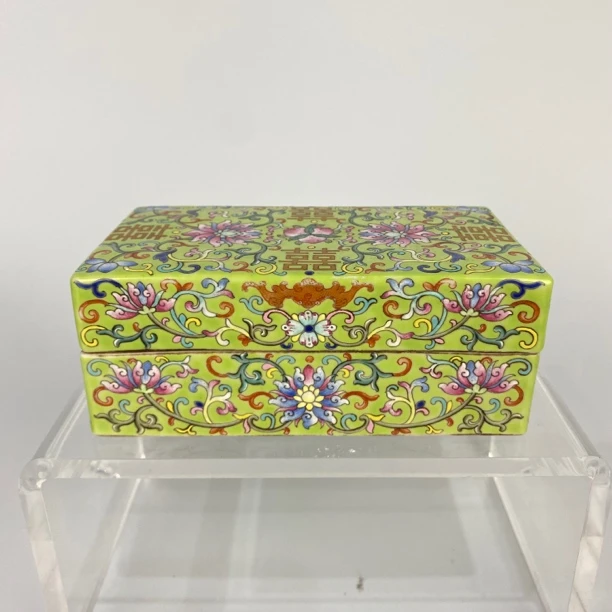 粉彩喜字定烧瓷器