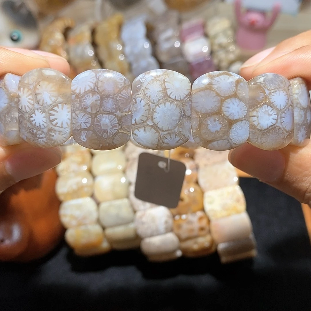 硅化珊瑚（珊瑚玉）手串未镶嵌黑冰蓝玻璃花33