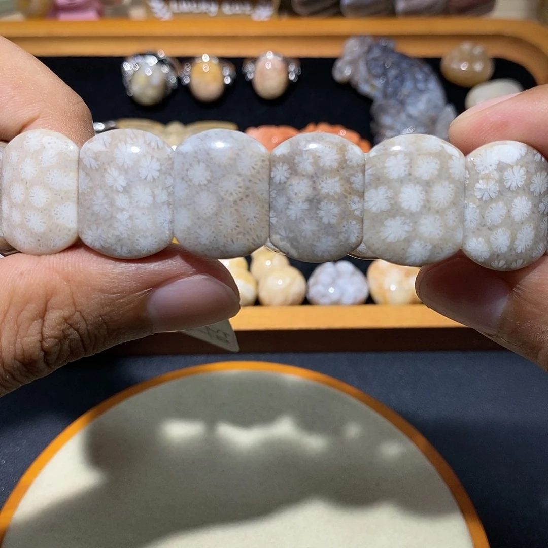 硅化珊瑚（珊瑚玉）手串未镶嵌皮花188