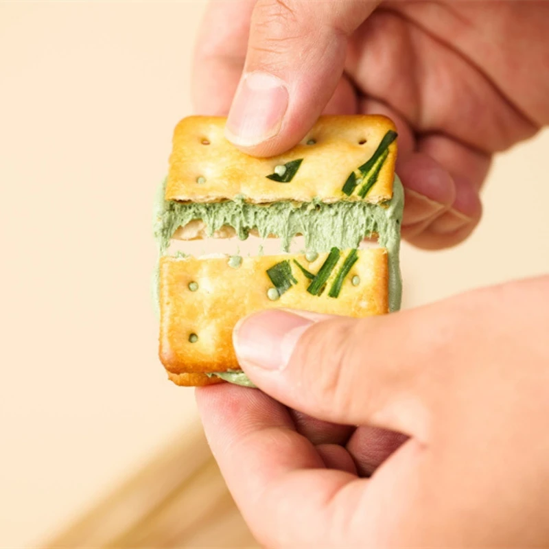 手工牛轧饼干奶香台湾香葱抹茶牛扎饼干网红夹心饼办公室休闲零食