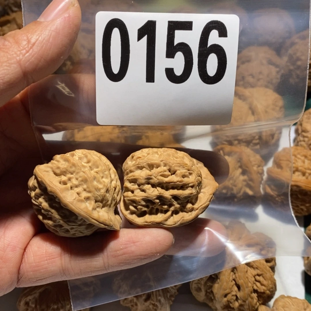 【闪购商品】文玩核桃吊坠爱****熊