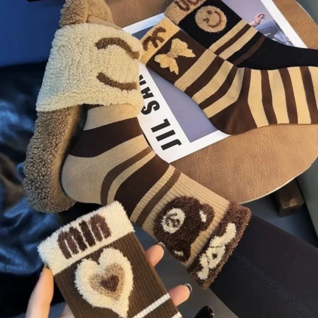 袜子女秋冬款长筒日系高颜值网红爆款高腰甜美可爱字母潮流饰品袜