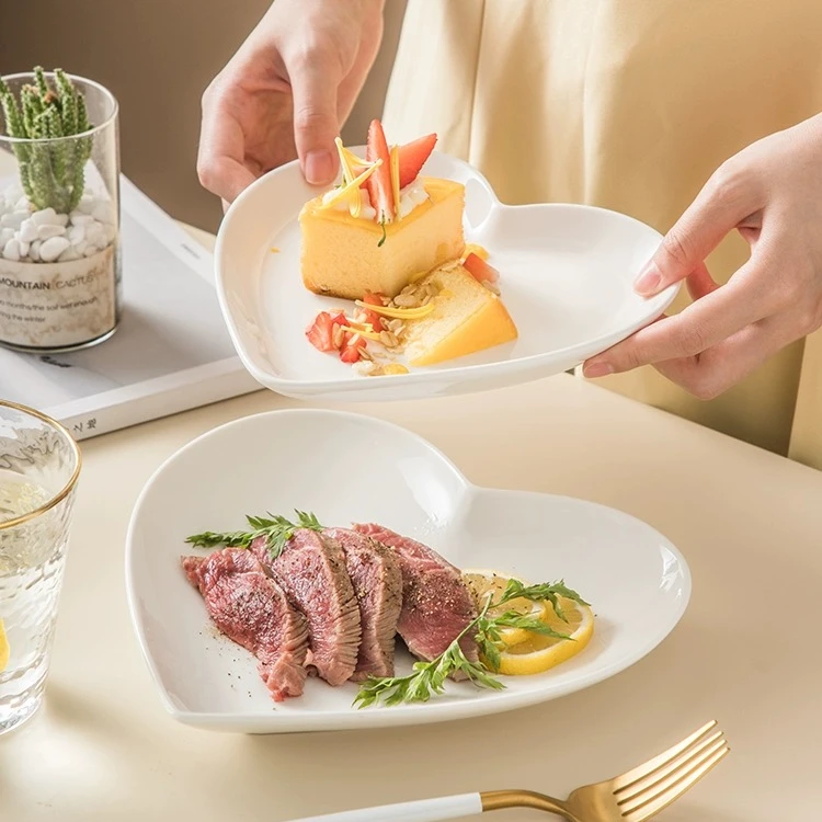 景德镇高温骨质瓷家用【陶瓷餐盘爱心菜盘】网红款高颜值简约盘子