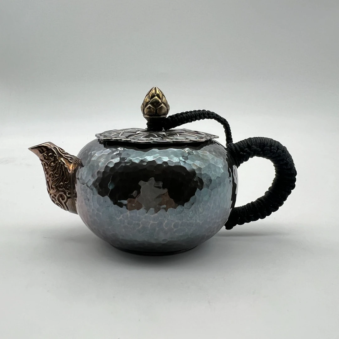 白马造物局花叶锤目纹老银壶