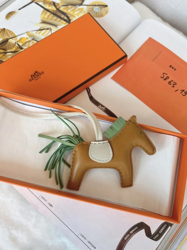 全新未使用 Hermes/爱马仕 全新全套Hermes 芝麻色拼牛油果绿小马