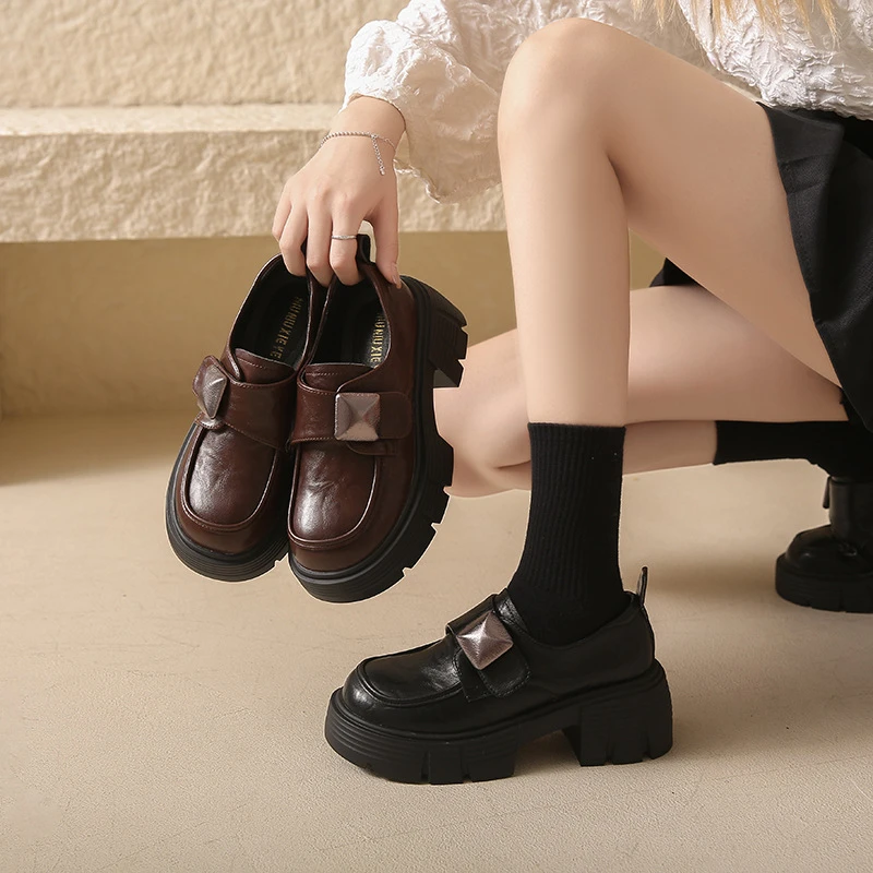 黑色圆头复古英伦风厚底小皮鞋女秋冬2024新款粗跟法式乐福单鞋子