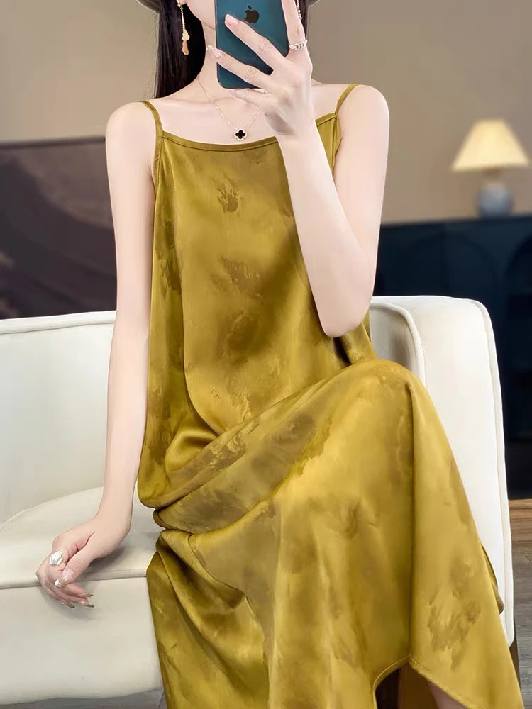 宽松连衣裙小众显瘦气质吊带连衣裙女春夏设计感提花缎面长裙