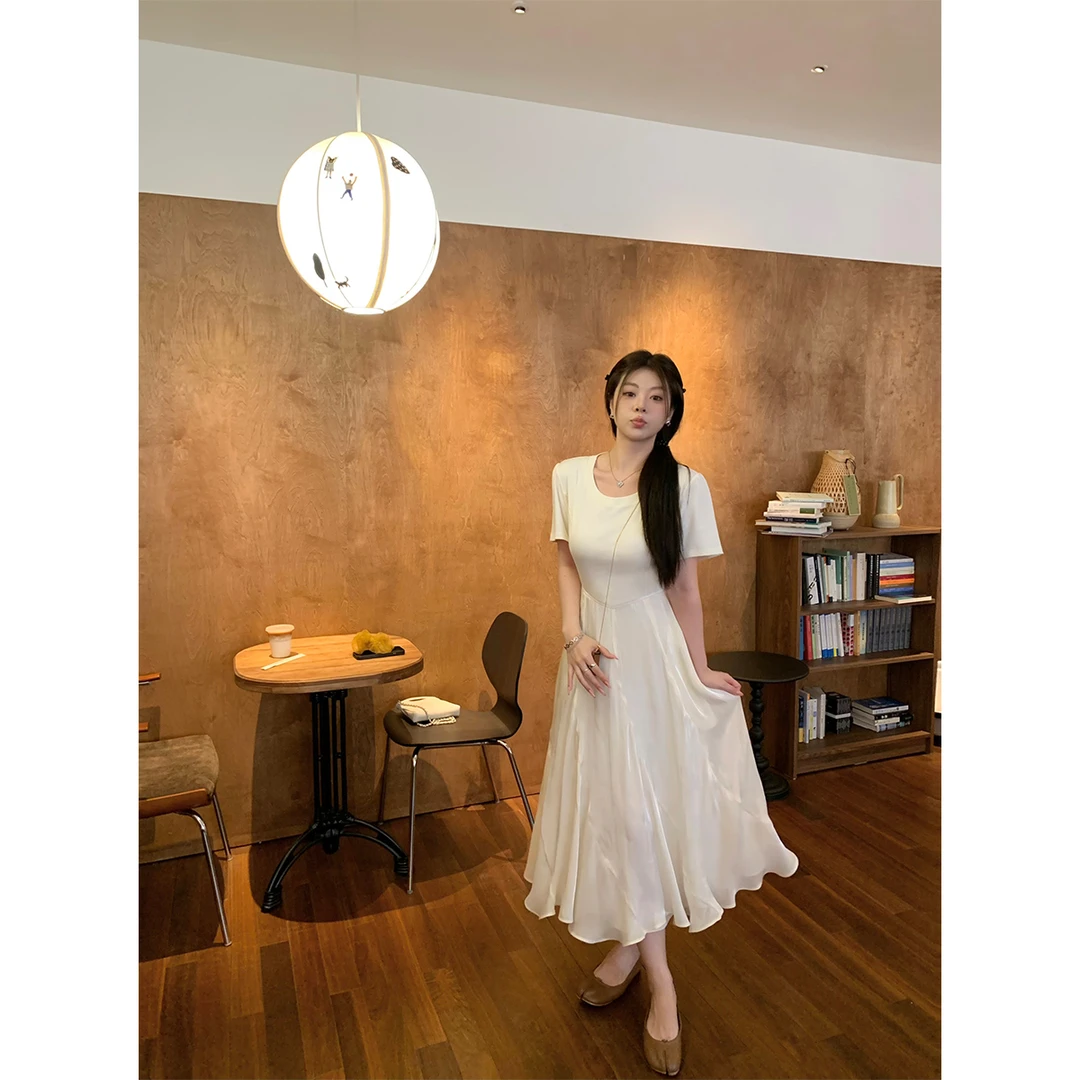 脚趾筋琉光花瓣裙微胖mm夏季通勤短袖修身长裙圆领斜裁拼接连衣裙