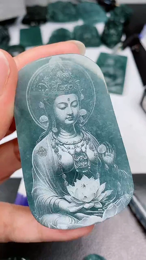 【闪购商品】翡翠颈饰未镶嵌