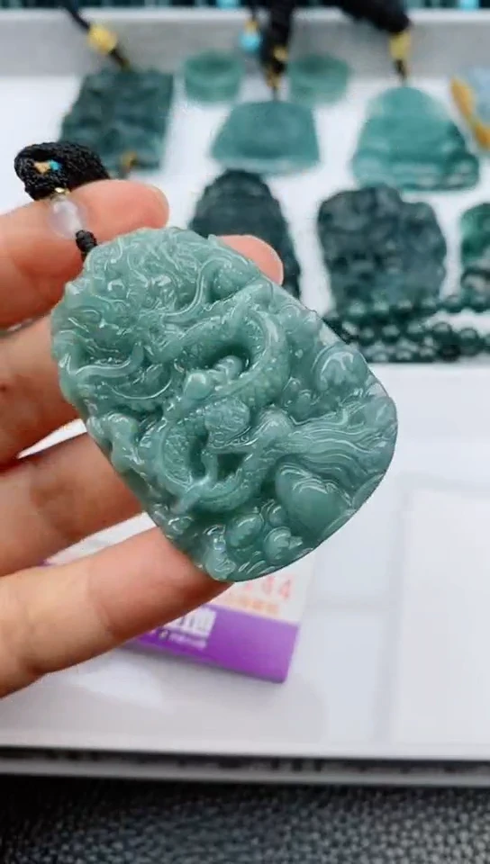 【闪购商品】翡翠颈饰未镶嵌