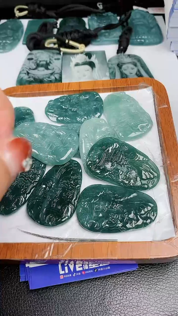 【闪购商品】翡翠颈饰未镶嵌多样性发货一件发货  小山水