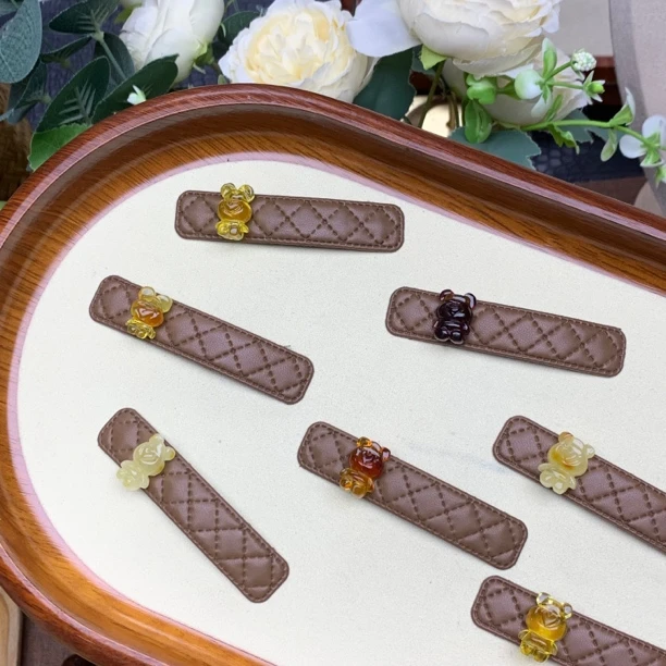 •天然蜜蜡小熊可爱发夹发卡（默认微瑕多样性发一件哦）