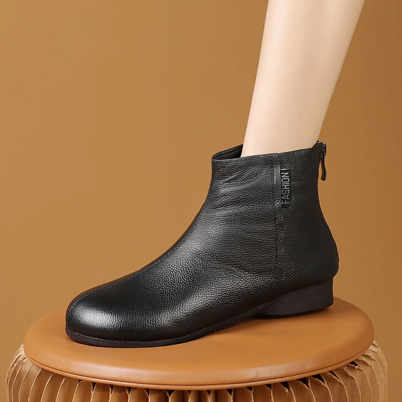 头层牛皮正品短靴平底圆头真皮秋冬新款软底妈妈皮靴单靴加绒