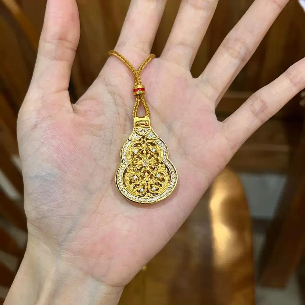 铜合金布艺项链 新中式花丝福禄葫芦项链女款轻奢精美守护佛吊坠