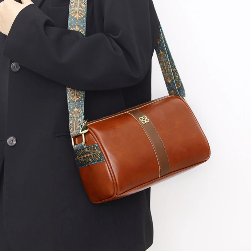 真皮质感包包女2025新款时尚复古油蜡皮单肩包百搭休闲斜挎枕头包